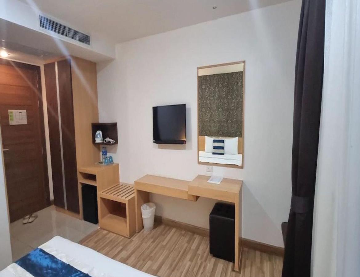 Icheck Inn Central Patong Екстер'єр фото