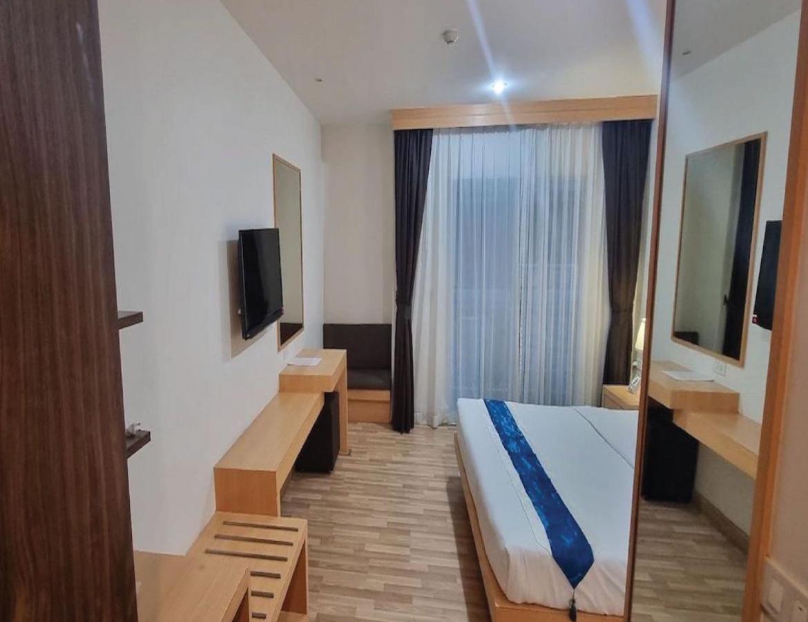 Icheck Inn Central Patong Екстер'єр фото